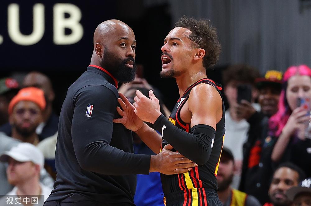 也展示了球 也展示了球